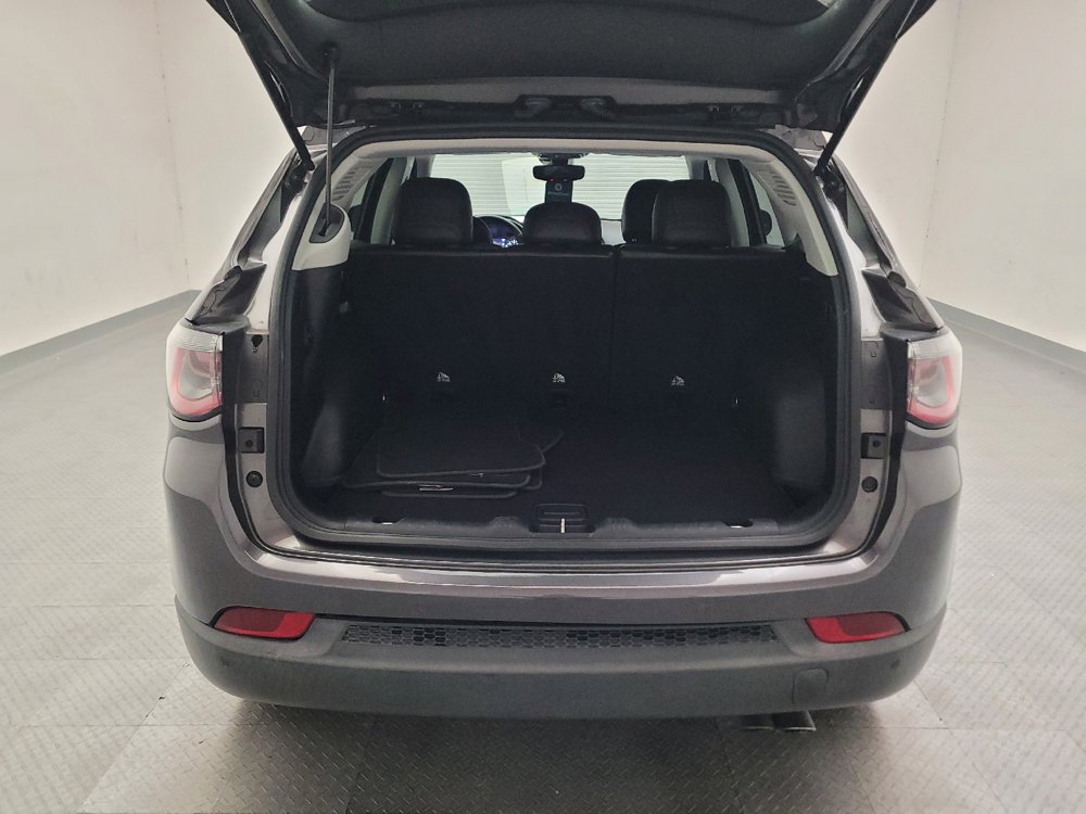 Used 2018 Jeep Compass Limited w/ Navigation Group FWD image 29