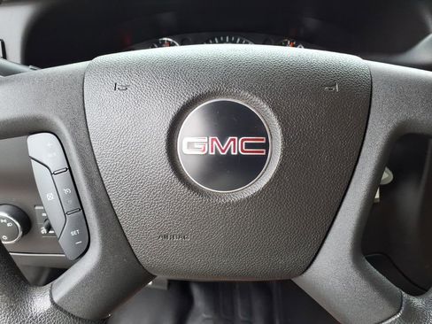 Used 2017 GMC Savana 2500 RWD image 6