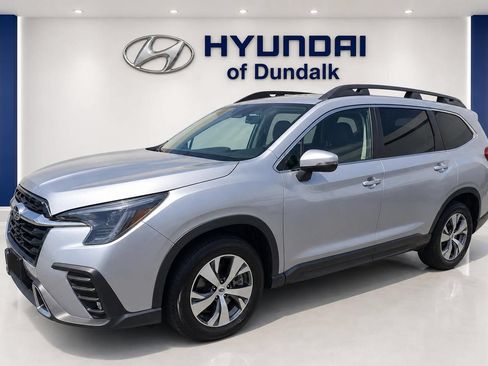 Used 2023 Subaru Ascent Premium w/ Convenience Package AWD/4WD image 3