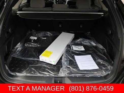 Used 2025 Subaru Outback Premium AWD/4WD image 13