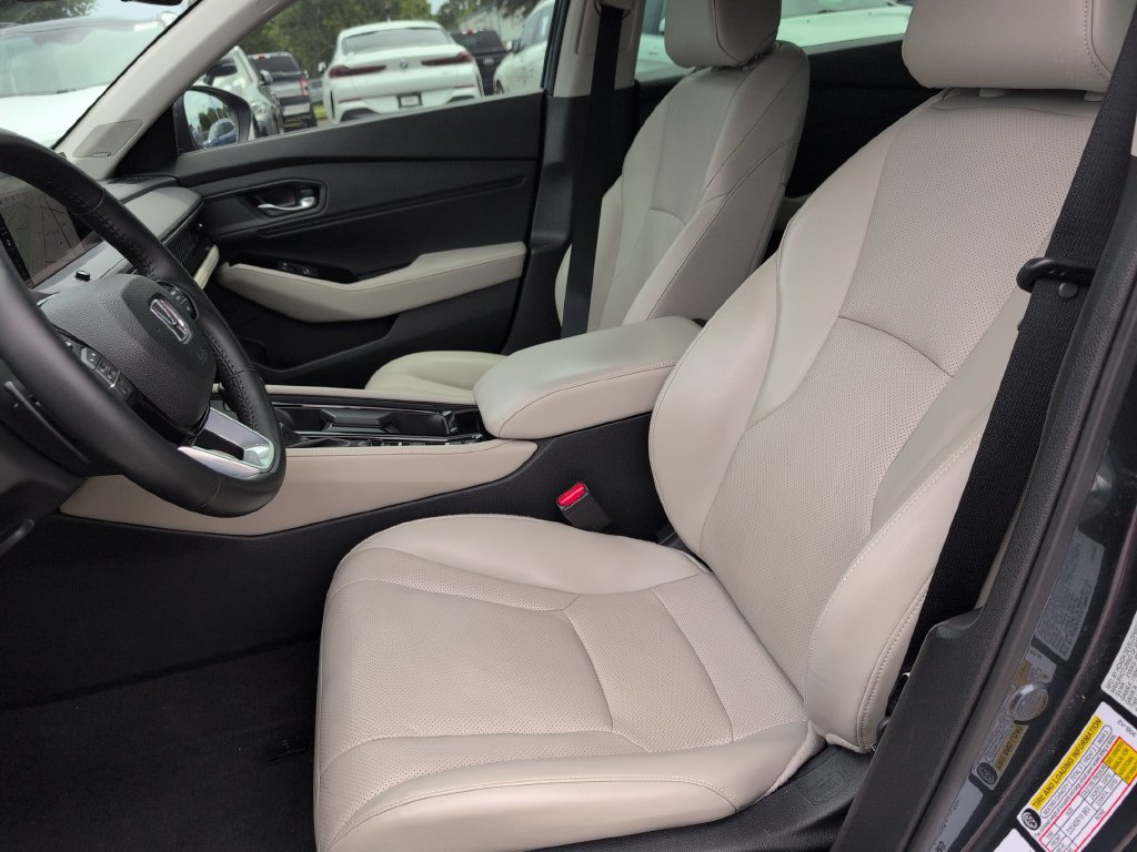 Used 2023 Honda Accord Touring image 12
