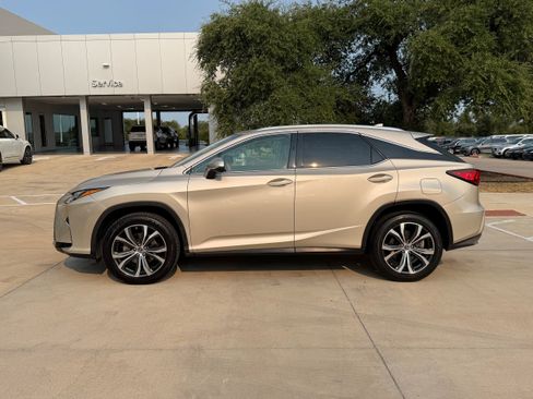 Used 2018 Lexus RX 350 FWD w/ Premium Package image 3