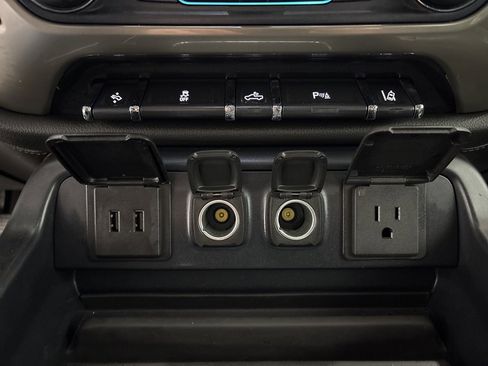 Used 2018 Chevrolet Silverado 2500 High Country image 20