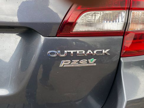 Used 2017 Subaru Outback 2.5i Premium image 30