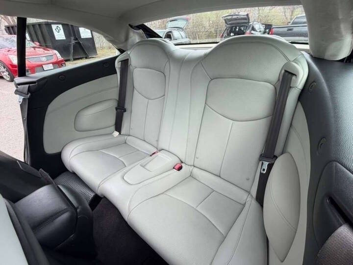 Used 2011 INFINITI G37 Convertible w/ Premium Pkg RWD image 10