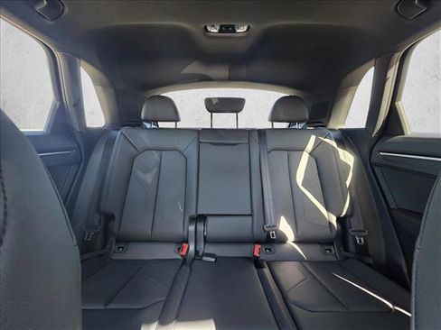 New 2025 Audi Q3 2.0T Premium image 17