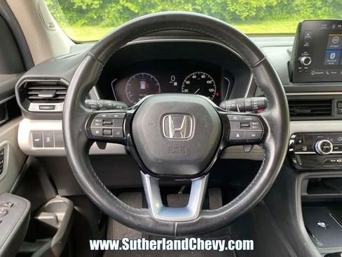 Used 2025 Honda Pilot Touring image 19