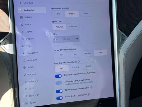 Used 2018 Tesla Model X P100D image 32