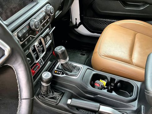 Used 2020 Jeep Gladiator Rubicon AWD/4WD image 17
