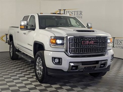 Used 2019 GMC Sierra 2500 Denali w/ Duramax Plus Package image 2