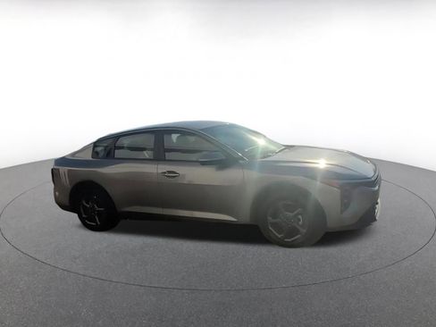 Used 2025 Kia K4 LXS image 10