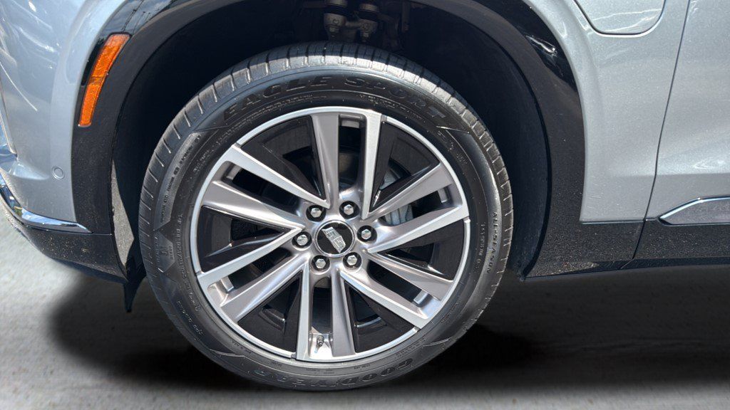Certified 2026 Cadillac Vistiq Sport w/ LPO, Floor Liner Package AWD/4WD image 14
