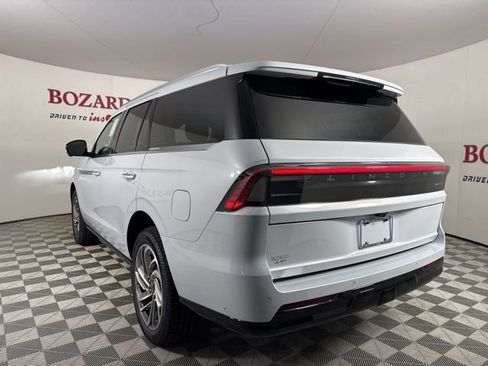 New 2025 Lincoln Navigator Reserve image 5