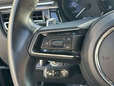 Used 2024 Porsche Macan image 36
