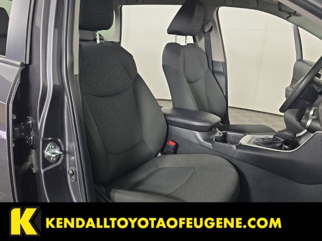 Used 2025 Toyota RAV4 XLE AWD/4WD image 29