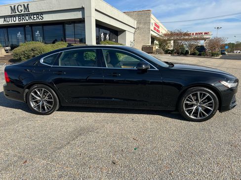 Used 2018 Volvo S90 T5 Momentum w/ Momentum Plus Package image 21