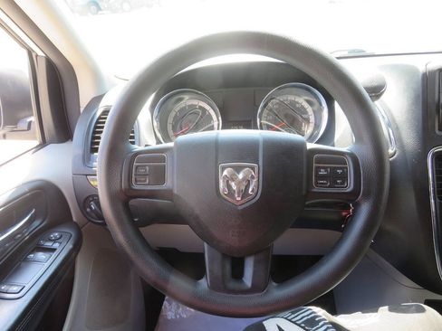 Used 2013 RAM C/V Tradesman FWD image 18