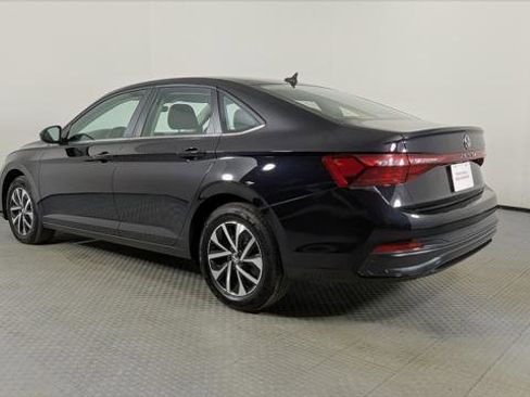 Used 2025 Volkswagen Jetta S image 4