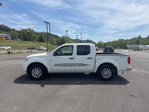 Used 2017 Nissan Frontier SV AWD/4WD image 5