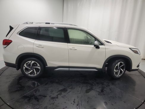 Used 2022 Subaru Forester Touring w/ Popular Package #3 image 11
