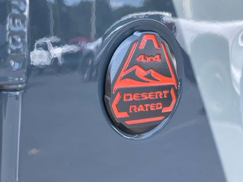 Used 2024 Jeep Gladiator Mojave w/ Technology Group image 15