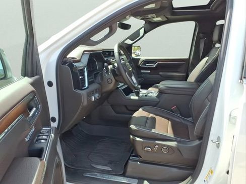 Used 2024 GMC Sierra 1500 Denali w/ Denali Reserve Package AWD/4WD image 9