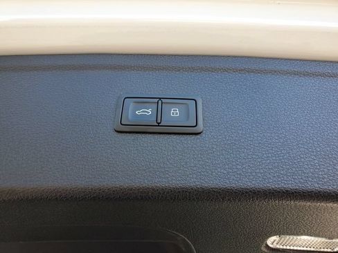 Used 2023 Audi Q5 2.0T Premium Plus w/ Premium Plus Package AWD/4WD image 12