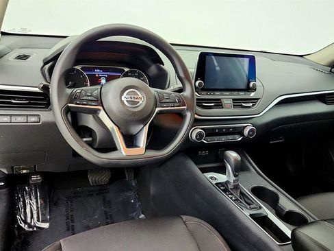 Used 2020 Nissan Altima 2.5 S FWD image 12