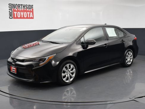 Used 2025 Toyota Corolla LE FWD image 8