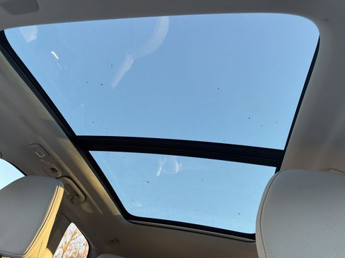 Certified 2023 Volvo XC60 B5 Plus w/ Protection Package Premier image 17