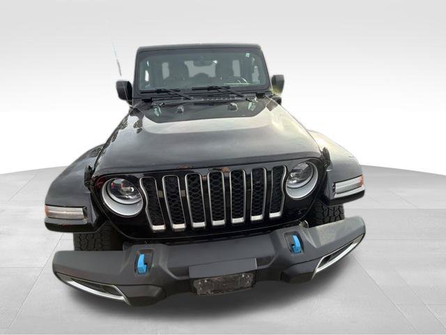 Used 2023 Jeep Wrangler Unlimited Sahara w/ Cold Weather Group AWD/4WD image 4