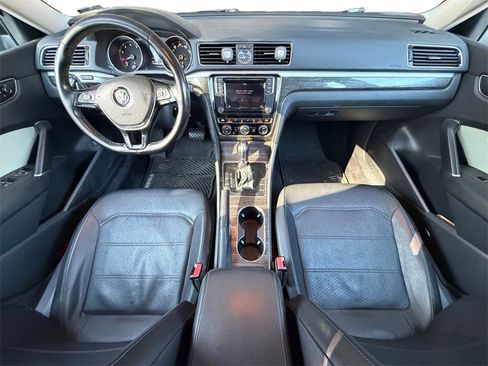 Used 2016 Volkswagen Passat 1.8T SE image 11