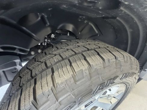 Used 2022 RAM 1500 Big Horn AWD/4WD image 39
