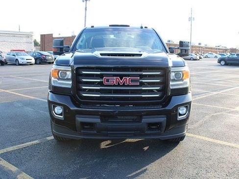 Used 2018 GMC Sierra 2500 SLT w/ All Terrain HD Package image 3