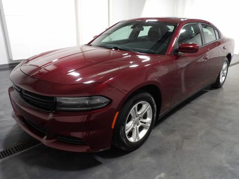 Used 2019 Dodge Charger SXT image 4