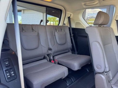Used 2021 Lexus GX 460 Premium w/ Accessory Package AWD/4WD image 16