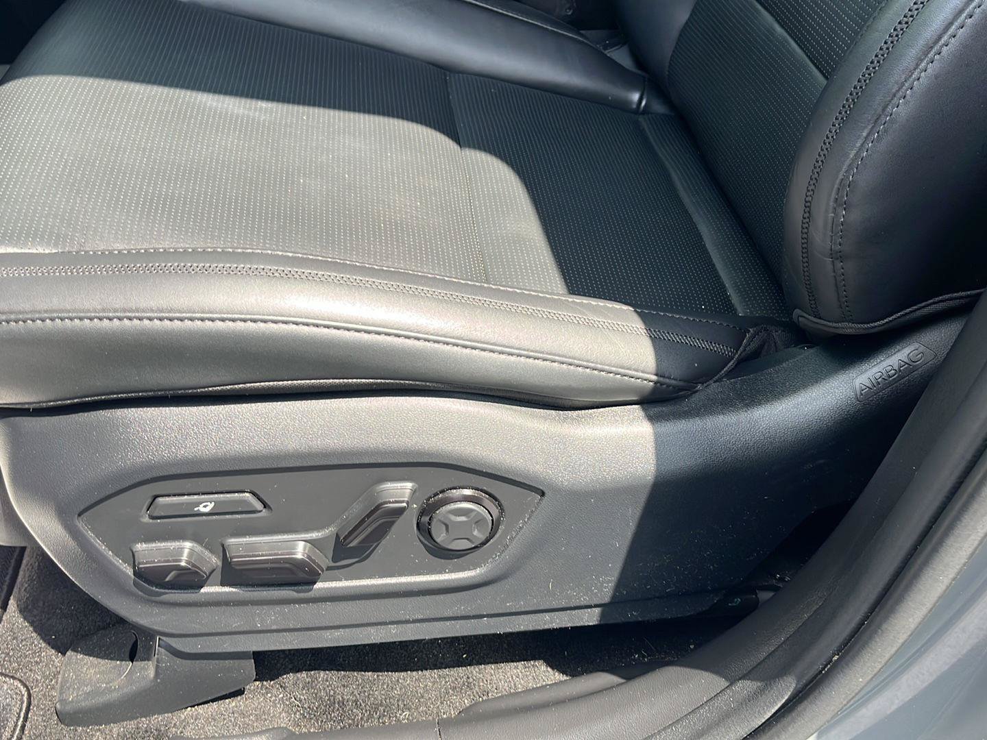 Used 2025 Hyundai Santa Fe Calligraphy AWD/4WD image 23