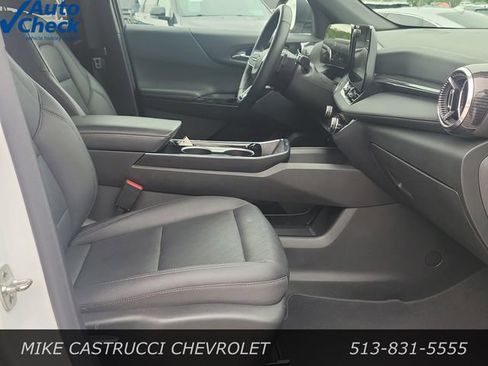 Used 2025 Chevrolet Equinox LT w/ Convenience Package II FWD image 27