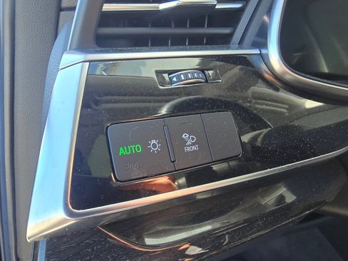 Used 2021 Audi Q7 3.0T Premium Plus image 16