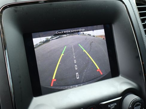 Used 2018 Dodge Durango GT RWD image 4