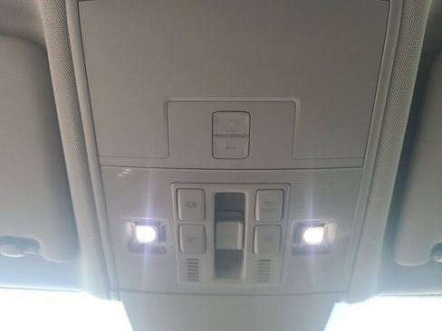 Used 2021 Volkswagen Atlas SEL image 31