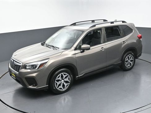 Used 2021 Subaru Forester Premium AWD/4WD image 40