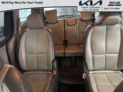 Used 2017 Kia Sedona LX w/ LX Essentials Premium Package image 15