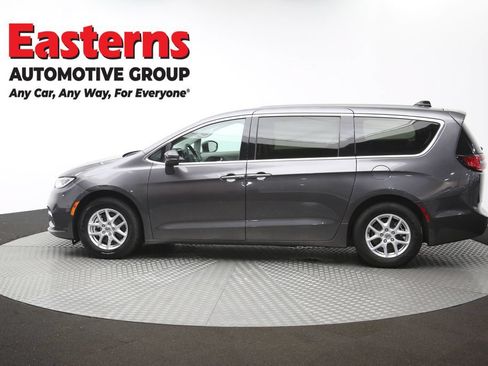 Used 2023 Chrysler Pacifica Touring-L FWD image 62