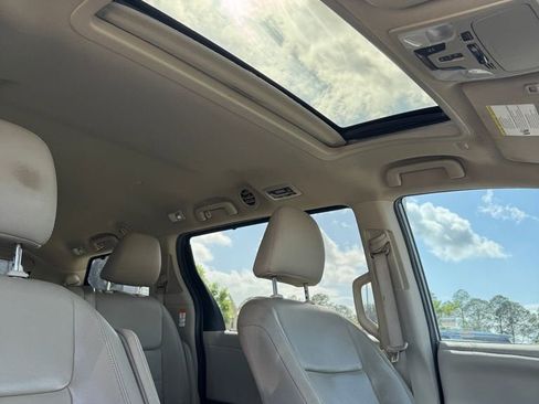 Used 2020 Toyota Sienna XLE w/ XLE Navigation Package FWD image 15