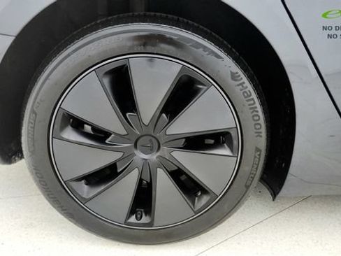 Used 2025 Tesla Model 3 Long Range AWD/4WD image 73