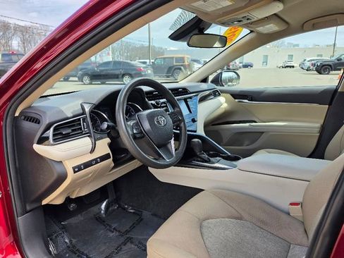 Used 2019 Toyota Camry LE image 20