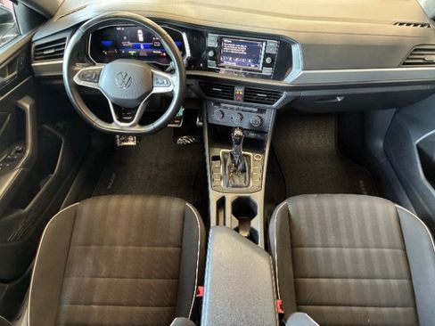 Used 2024 Volkswagen Jetta Sport FWD image 3