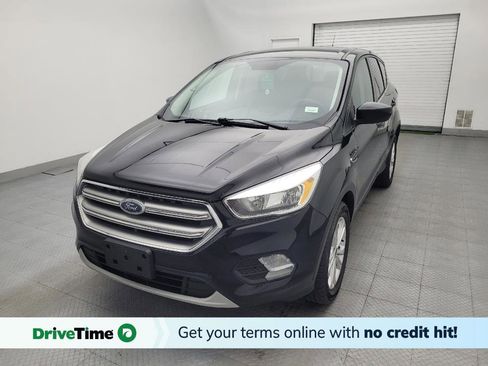 Used 2017 Ford Escape SE w/ SE Cold Weather Package AWD/4WD image 1