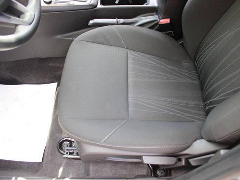 Used 2018 Ford Focus SE FWD image 8